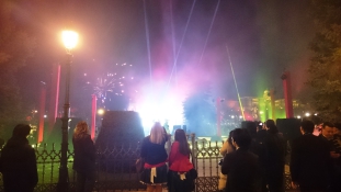 Óriási tűzijátékkal érkezett Budapestre Kína