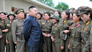 Álljanak készen atomfegyver bevetésére – mondta katonáinak Észak-Korea diktátora