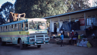 Defektet kapott egy busz Zimbabwéban: 36 halott
