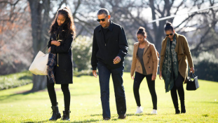 Lányuk miatt még egy-két évig Washingtonban maradnak Obamáék