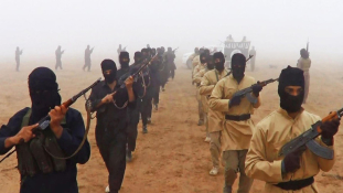 AP: 400 fegyverest képzett ki Európa ellen az ISIS