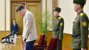 15 év kényszermunkát kapott egy amerikai fiatal Észak-Koreában