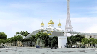 Óriási orosz hagymakupolát raktak az Eiffel-torony mellé