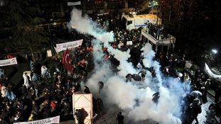 Lerohanta a rendőrség a legnagyobb török napilapot