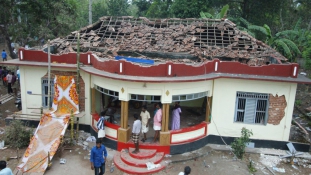 Már 112 áldozata van az indiai templomtűznek