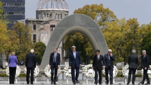 Atomfegyvermentes világot sürgetett Hiroshimában Kerry