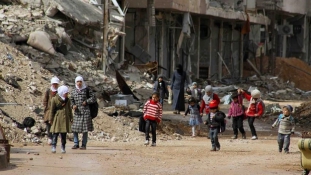 Elérte Daraját a szíriai segélykonvoj