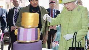 A királynő tortája – balhé a Twitteren