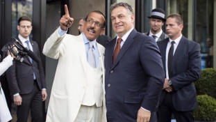 Orbán Viktor is ott volt a Ritz-Carlton megnyitóján