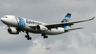 Alexandria közelében találta meg az EgyptAir-gép roncsdarabjait a hadsereg