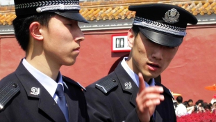 Saját rendőreik vigyáznak a kínai turistákra Rómában
