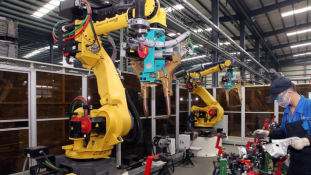A robotok felemelkedése: 60 ezer dolgozót rúgtak ki