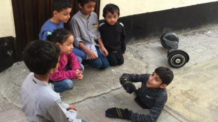 Hihetetlen történet – Százezreket inspirál a negyedtestű katari fiú