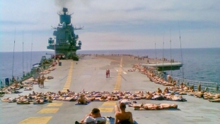 Így lazítottak a szovjet hadihajókon – képek