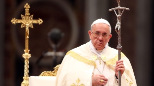 Ferenc pápa: a világ a háborúkat táplálja, nem az embereket