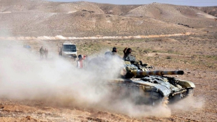 Rakkában, az Iszlám Állam fellegvárában a szíriai hadsereg