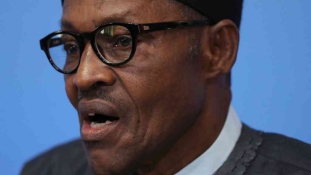 Az elnök fülén csámcsognak az orvosok Nigériában