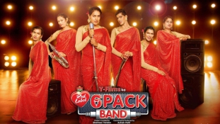 Egy transznemű zenekar sikere Indiában
