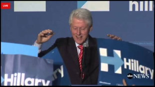 Így érvelt a felesége mellett Bill Clinton