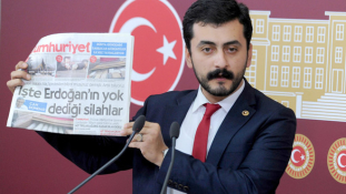 700 óra közmunkát kapott, mert megsértette Erdogant