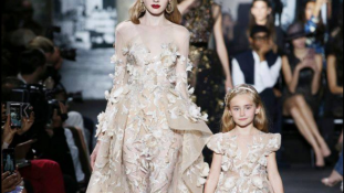 Mini divatőrülteknek állt elő kollekcióval Elie Saab