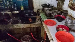 Hihetetlenül mocskos a konyha az illegális kínai éttermekben