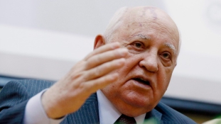 Gorbacsov: olyan az amerikai demokrácia, mint a tasakos kávé
