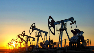 Bombameglepetés az olajpiacon: az OPEC megállapodott a kitermelés korlátozásáról, máris nőttek az árak