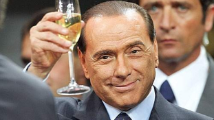Inkább jótékonykodjanak – 80 éves Berlusconi