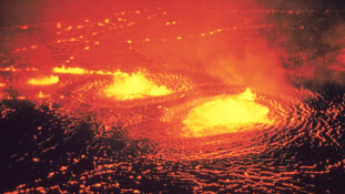 Vulkánkitörés Réunion szigetén – videó