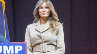 Kiderült, mekkora kártérítést követel Melania Trump a múltját ért vádakért