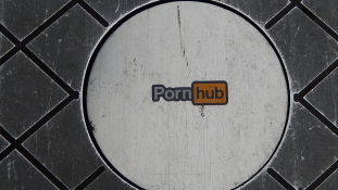 Ingyen hozzáférést ajánlott az oroszoknak a PornHub, miután betiltották