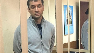 122 millió dollár készpénzben – a korrupció elleni harc egyik főnöke ennyit tartott a lakásában Oroszországban