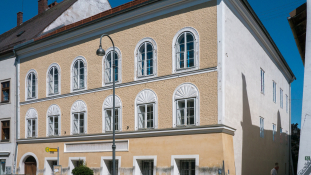 Lerombolják Adolf Hitler szülőházát