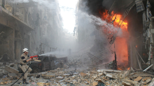 Kevesebb légicsapást indít Aleppóban a szíriai hadsereg