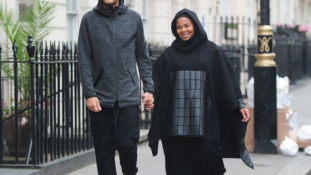 Muzulmán ruhának nézték Janet Jackson 1000 dolláros ponchóját