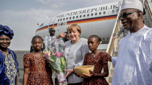 Mali után Niger – a migrációról is tárgyal Afrikában Angela Merkel