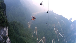 Halált megvető repülés a hegyek között – szárnyasruha-vb Kínában