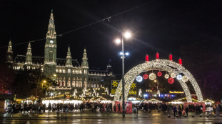 Puncs, angyalkák, Lebkuchen és korcsolya – adventi vásárok Bécsben