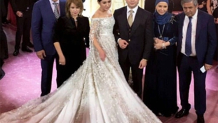 A világ legdrágább menyasszonyi ruhája – videó