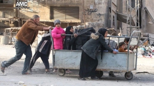 Megrázó képek – így menekülnek az emberek Aleppóból