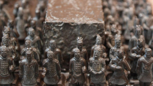 Csokiharcosok – az első kínai császár agyaghadserege a kiállítás fő attrakciója