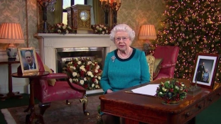 Ezt üzeni idén Erzsébet királynő – videó a karácsonyi beszédről