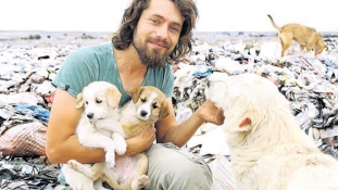500 állattal él együtt ez a jóképű török férfi, és imádja
