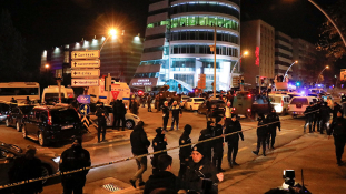 Egy fotógalériában lőtték agyon Oroszország ankarai nagykövetét