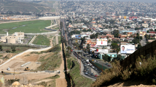 A mexikói árukra kirótt különvámból építené a határkerítést Donald Trump