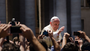 A pápa kritizálta azokat a nőket, akik külsejük miatt mennek abortuszra