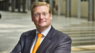 Lemondott a holland igazságügyi miniszter, mert fontos tényeket hallgatott el