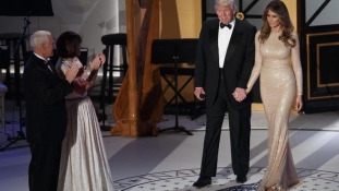 Libanoni tervező ruhájában volt Melania Trump a beiktatást követő gálavacsorán