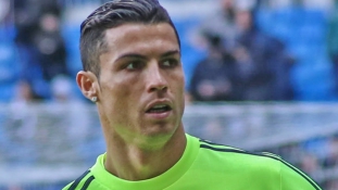 Cristiano Ronaldo a világ legjobban kereső sportolója